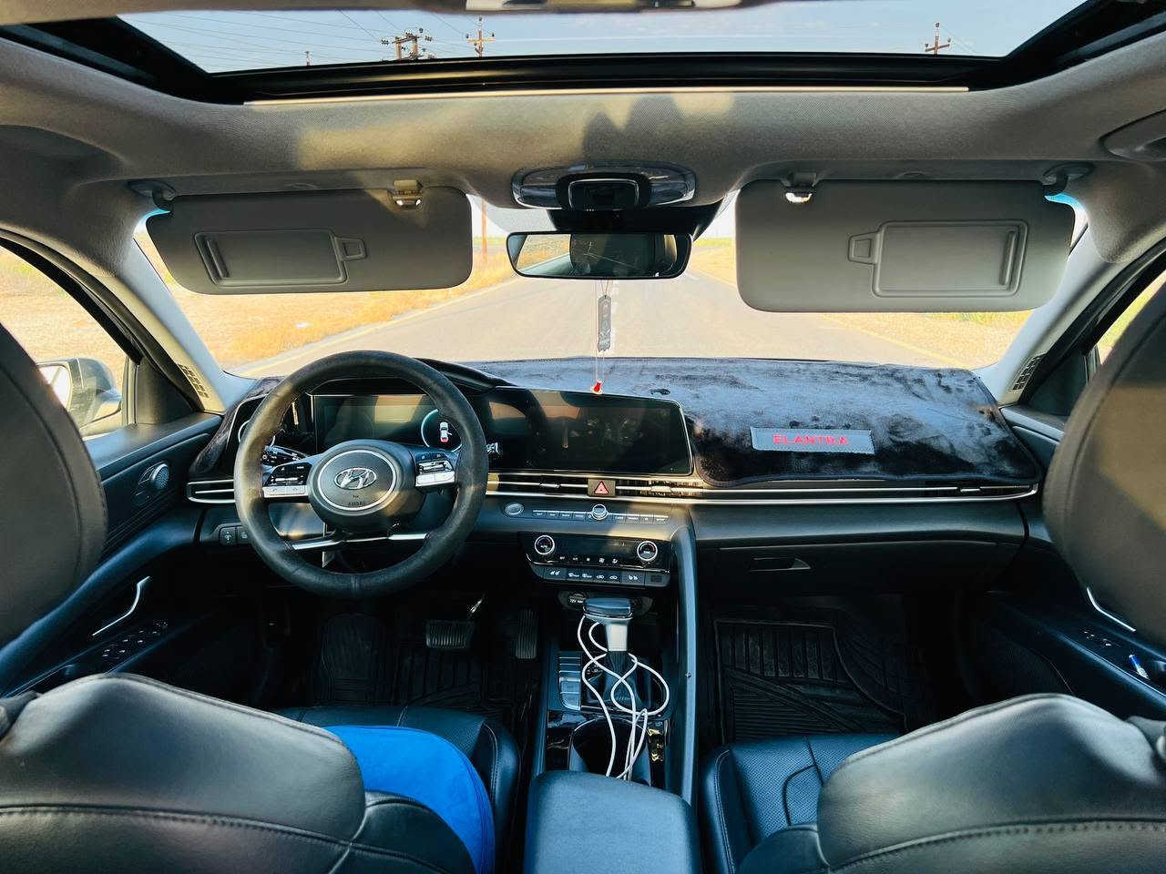 🚗 للبيع هيونداي إلنترا هايبرد 2023 – وارد أمريكي فول واحد على واحد
للبيع هيونداي إلنترا هايبرد موديل 2023، وارد أمريكي، بحالة ممتازة وجاهزة للفحص في أي مكان.

المواصفات:
-ماشيه59الف
- موديل 2023
- وارد أمريكي
- محرك 1.6 لتر GDI هايبرد
- ناقل حركة أوتوماتيك DCT بـ6 سرعات
- سقف بانوراما كهربائي (Panoramic Sunroof)
- شاشة معلومات وترفيه كبيرة
- شاشة عدادات رقمية
- كاميرا خلفية
- Apple CarPlay وAndroid Auto
- تشغيل بصمة مع زر تشغيل
- شاحن لاسلكي للهاتف
- مثبت سرعة ذكي
- مكيف أوتوماتيك مزدوج
- كشنات جلد مع تدفئة وتبريد
- مقود مدفأ
- إضاءة LED أمامية وخلفية
- نظام المحافظة على المسار (Lane Keeping Assist)
- نظام التحذير من الاصطدام الأمامي مع الكبح التلقائي
- نظام مراقبة النقطة العمياء (Blind-Spot Collision Warning)
- نظام مراقبة انتباه السائق
- نظام الثبات الإلكتروني (ESC)
- نظام مراقبة ضغط الإطارات (TPMS)
- 6 وسائد هوائية
- جنوط ألمنيوم
- استهلاك وقود اقتصادي جداً
-الحادث : حافه بنيد و وجاملغ راجعات
📍 الموقع: بغداد- الغزاليه

💰 السعر: 175ورقه وبيها مجال

📞 للتواصل: ***********
