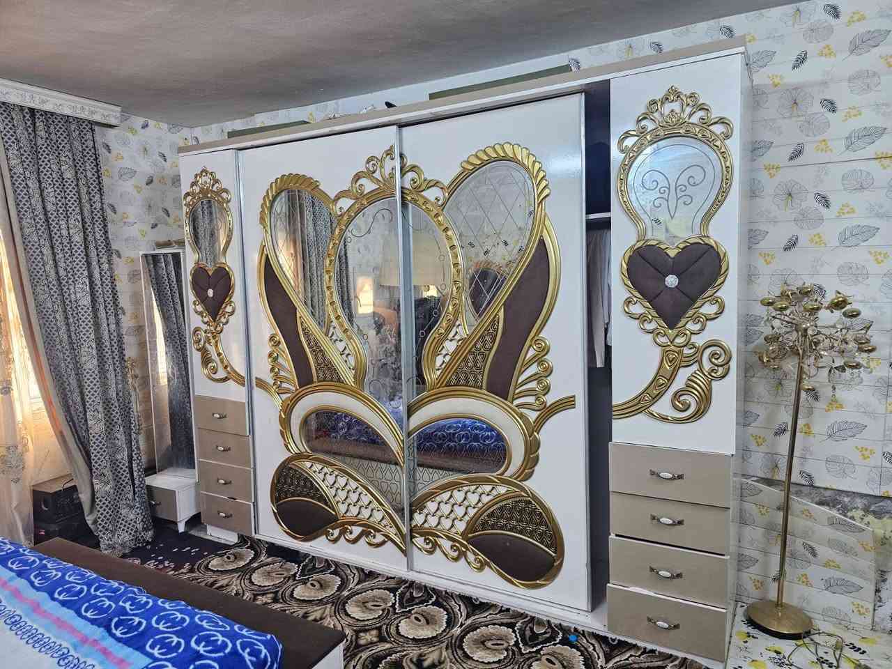 غرفه للبيع تركي اخت الجديد ٤٠٠ وبيها مجال ***********
