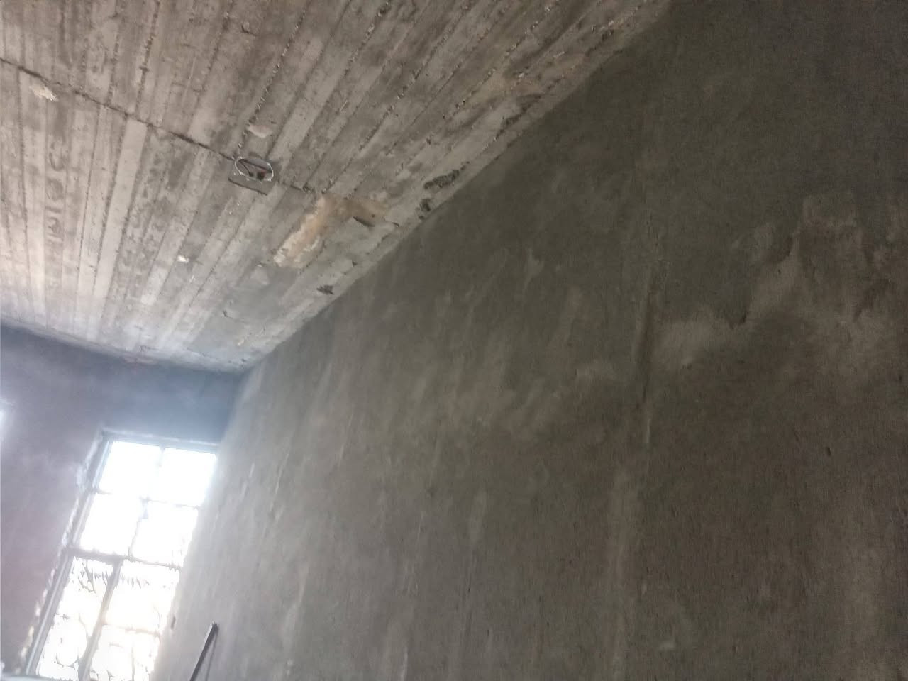 لبخ اسود ابيض.   مساطر.  لبخ داخل بصره فقط 
كادر متوفر اشرف  هندسي.  
***********
