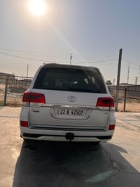 لاندكروز • ٢٠١٧ • ضربات بالخلف