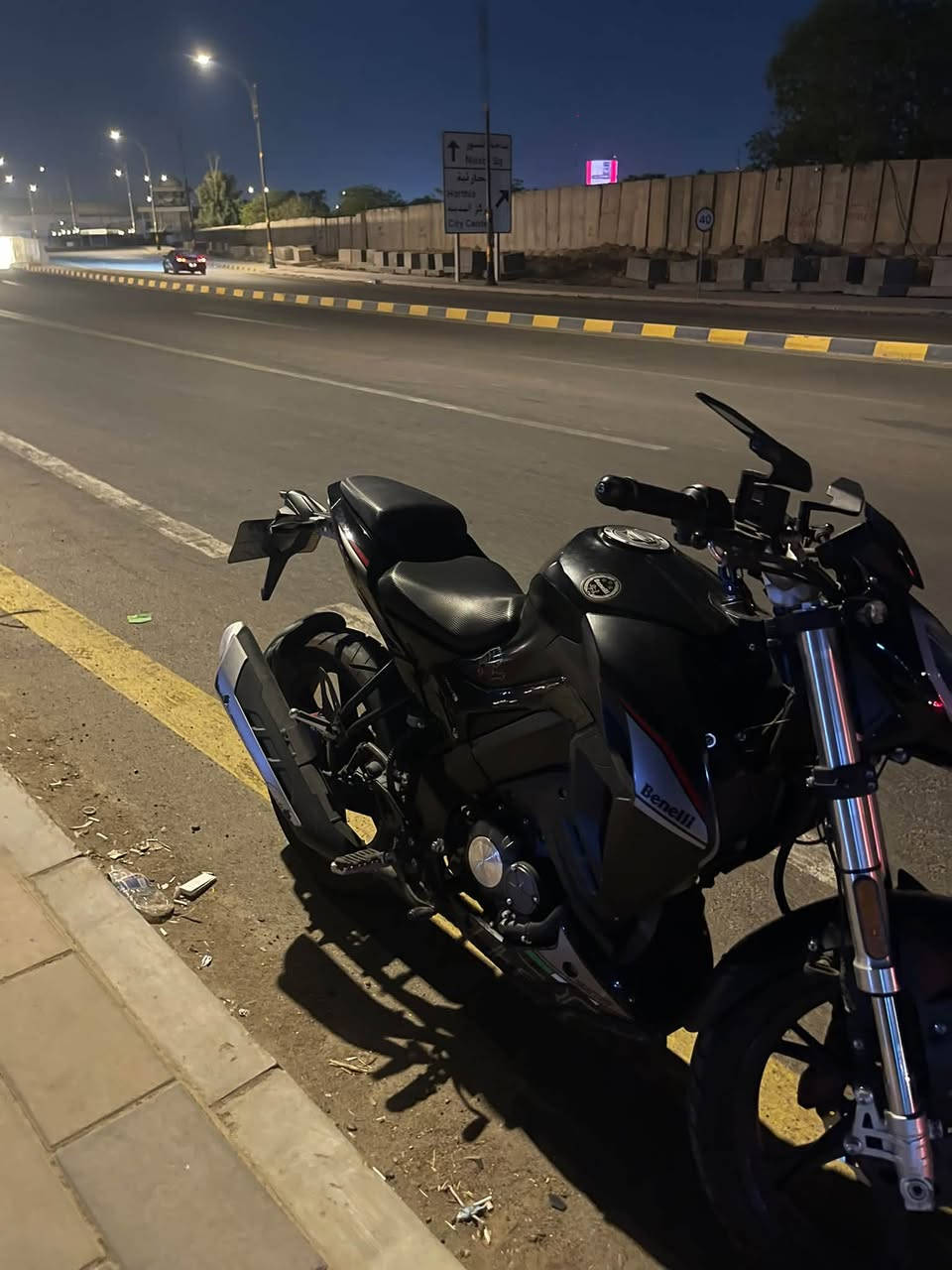 بنلي 180s

لونها اسود طافي 

ماشيه 7500

بعدها جديده 

موديل 2024 احدث موديل نزل بيها

مرقم اربيل وسنويه وتحويل بيها 

تحتوي راديتر 

مرايات h2 

عداد الكتروني 

لايت لد كلهن حتى الاشاير 

حساس ستاند

السعر  3.500 وبي مجال تواصل على الرقم ***********

مكانها بغداد
