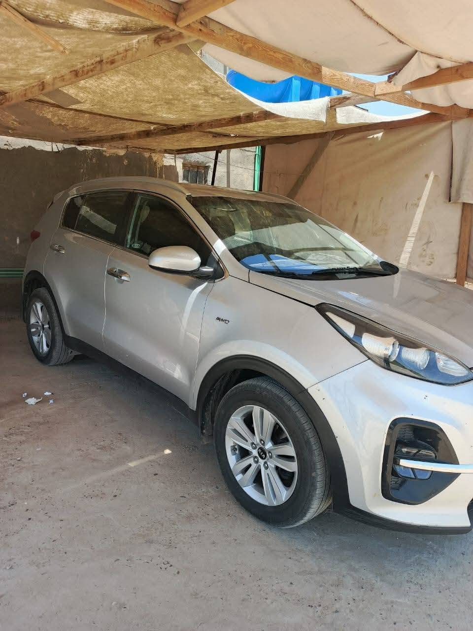 كيا سبورتج 18 رقم بابل نكليزي
كيا سبورتج2018*

*للبـيع: كيا سبورتج Kia Sportage موديل 2018*

*اللون:* سلفر 

*الحالة:* نظيفة جداً -  

*المحرك:* 4 سلندر 2.4L اقتصادي

*تحويل مباشر

*بيه صبغ بنيد وشويه من الچاملغ

*الرقم:* [ بابل دولي ]

*المكان:* [حله ناحية النيل]

*السعر:* [١٤٧ وبيها مجال للشراي

*ملاحظة:* السيارة جاهزة من كلشي، تحويل فوراً،

للاستفسار اتصال او واتساب:***********
