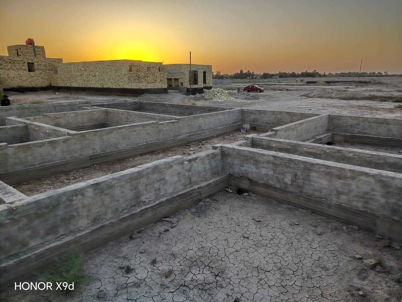 سلام عليكم
عرصه طابو زراعي سند 25 للبيع

المساحه 250م واجه 16م

بيه بتلو

العنوان الديوانية_الدغارة _هور الجبور _مجاور مجمع شارع 30
الاستفسار ***********
____________________________
او زيارة مكتبنا في الدغاره مقابل قائم مقاميه
مكتب عقارات الدغارة
أهلًا وسهلا بكم

نص مكتوب في الصور:
- HONOR X9d