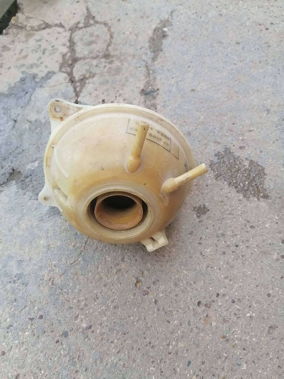 سلام عليكم عندي ذني الغراض للبيع  القطره مال دهن محرك كورله بي كاجو والبراد دهن كير يعني الي عنده شيري محور كورله ولباقي القراض شيري السعر خاص مكاني ابو غريب  ***********
