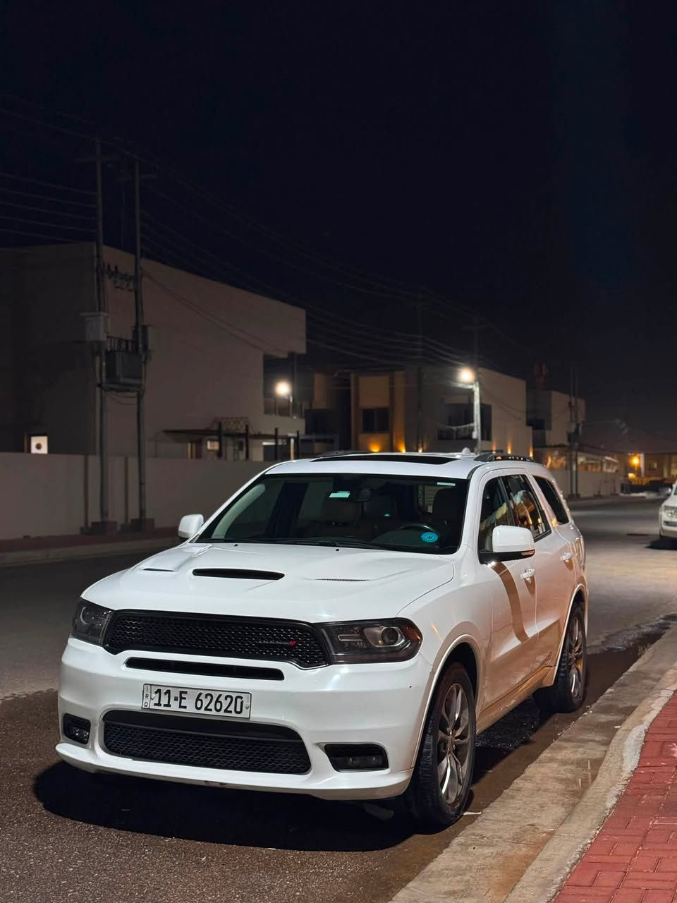 دودج دورانجو GT موديل 2020 خليجي، سيارة نظيفة ومواصفاتها حلوة، استخدام شخصي و رقمها مميز ماشيه 90 الف .

المواصفات:

* محرك 6 سلندر 3.6 لتر
* فئة GT
* خليجي
* 7 ركاب
* شاشة وسطية
* كاميرا خلفية
* حساسات
* تشغيل بصمة
* دخول ذكي
* تحكم بالمقود
* مثبت سرعة
* تكييف أمامي وخلفي
* كراسي الامامي كهربائيه 
*تدفئه مقاعد اماميه و ستيرن
ملاحظة - 
السيارة صار بيها حادث يمي بيها باب خلفي صندوك و بدلته الباب اشتريت باب تفصيخ دورنكو نفس الموديل و نفس اللون وصبغ الجاملغ الخلفي
مكاني يرموك 
***********
