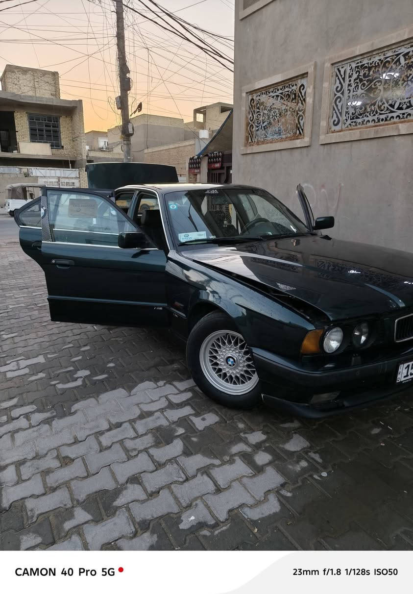 سلام عليكم بي إم دبليوE34/525 موديل1991 رقمها انبار مشروع وطني مكينه مسكر كير عادي مصبوغة عام للجماليه اثر جراد بدون حادث كهربائيات كلها شغاله تبريد ثلج  السياره خير من الله كلشي بيها جديد تخم تاير جديد غرفة جديده برغي ما ناقصها ومتعوب عليها السعر 50وبيها مجال للطيبين مكان السياره بغداد  وهذا رقمي ***********

نص مكتوب في الصور:
- CAMON 40 Pro 5G 24mm f/1.8 1/133s ISO50