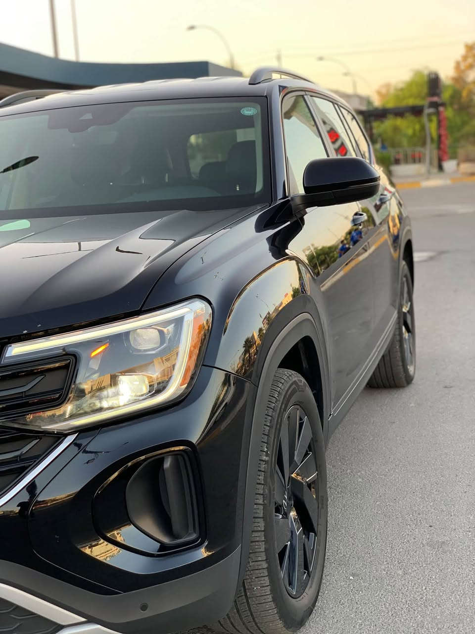 Volkswagen Atlas 24 SE 🇩🇪
فولكس واكن اطلس ٢٠٢٤ se للبيع  

ماشي  السيارة 38 الف كم حقيقي 
محرك 2.0 توربو + كير شرط
270حصان/370 نيوتن متر
مواصفات السيارة كالتالي
تحديد مسار📍
تثبيت سرعة  💯
ابل كار بلي + اندرويد اوتو 📱 

7 راكب 👥
شحن لاسلكي
عدادات ديجتال
تدفئة كشنات + الستيرن
6 وضعيات قيادة 
انارات iq led
حساسات 360 درجة 
نظام قيادة ذكي
ناقل حركة أوتوماتيكي 8 سرعات 4motion
تشغيل عن بعد
دخول ذكي
تشغيل ذكي
انارات ترحيب
نقاط عمياء
كشنات جلد
شاشة معلومات
تحكم الشاشة عن بعد 
تحكم صوتي 
قطع تبريد 3
فتح صندوق ذكي
صندوق اوتوماتيكي
اوتو هولد
اوتو ستارت/ستوب
هاند بريك كهربائي
كشنات كهرباء

سيارة بيها رأس البونيت صبغ و شبر تعديل بارد فقط 
بدون دواخل بدون ايرباك  💫

سعر  285 وبيها مجال  💵 

شرط التحويل

للتواصل على الرقم
***********
***********
متوفر واتساب او اتصال

مكان السيارة:كركوك  📍
