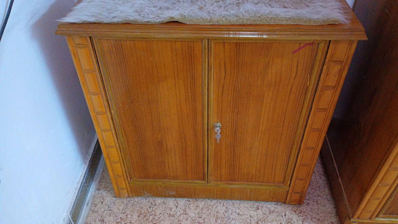 السلام عليكم 
غرفة نوم صاج نجارة عراقية / قوية 
الغرفة نظيفة تجي وتشوفها 
وياها المندر هدية 
***********
المكان تنومة صالحية 
سعرها 1200.000 د. ع
