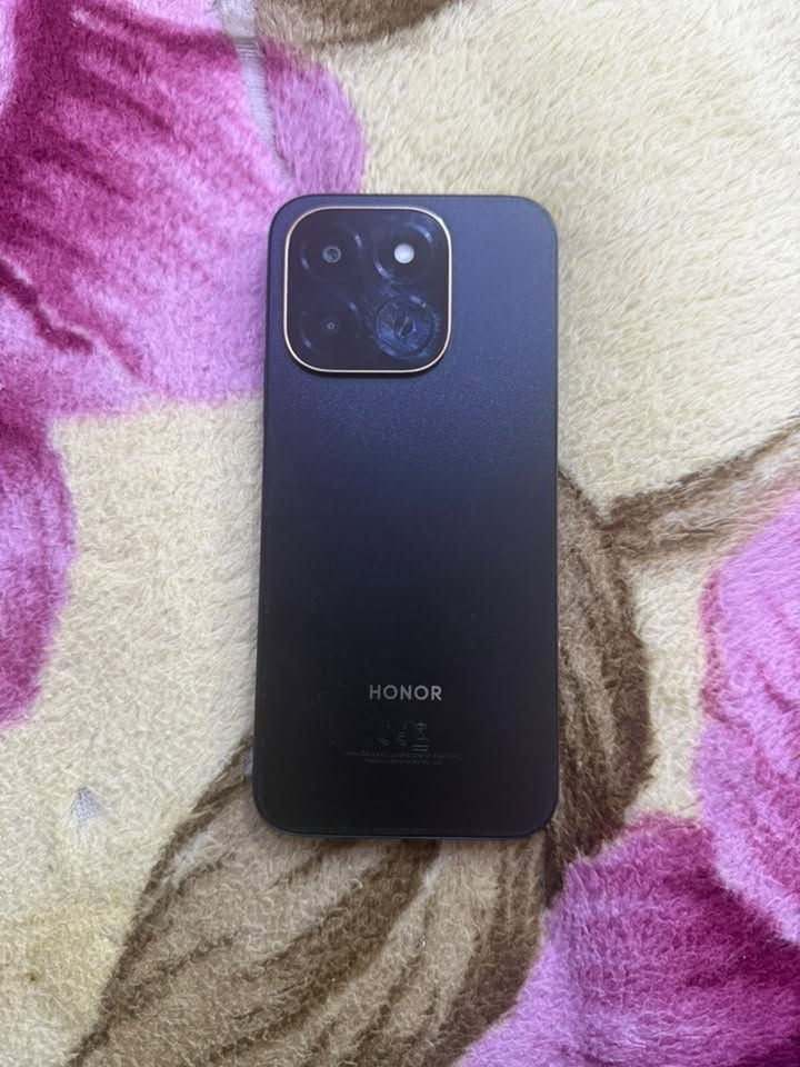 هونر x6c 256 للبيع جهاز نظيف سعر 200الف مكان بغداد ***********
