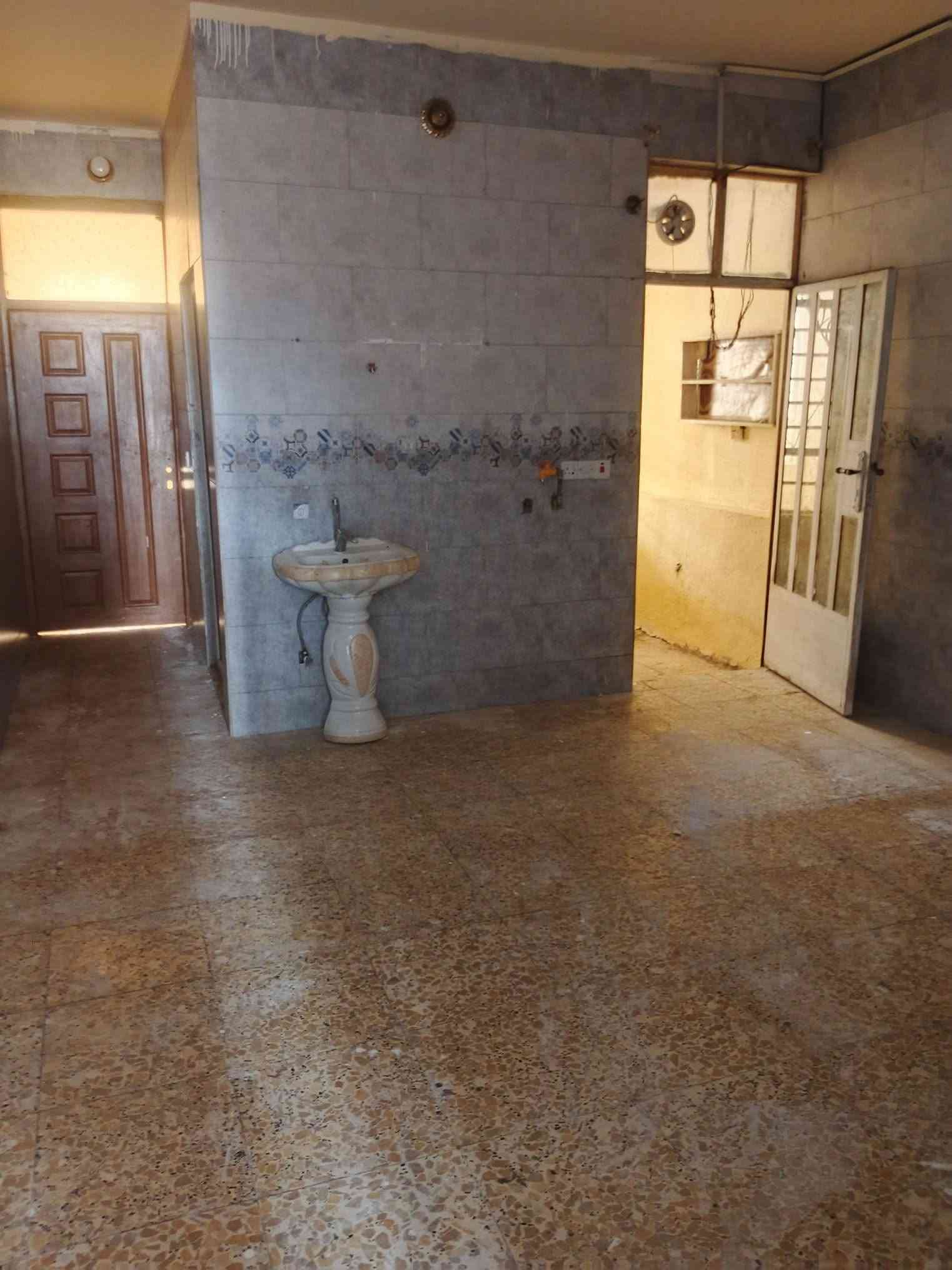 للبيع 80 متر طابق واحد  شغل درجه اولى 
زراعي ملك صرف سند 25 باسمنه مباشر 
الدوره مقابيل حي الصحه شارع الزيتون 
السعر  78    وبي مجال 
الاستفسار الاتصال  ***********
