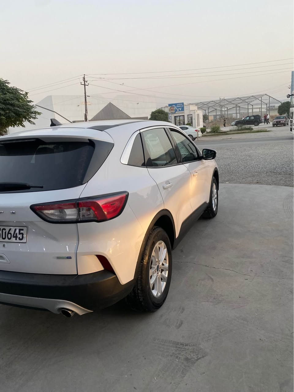 🖤🚘 FORD ESCAPE SE | 2020 🚘🖤

✨ دەستی دوو | شیک، پاک و ئامادەی فرۆشتن ✨
بوياغ نيه مواسفات Se 
⚙️ 1.5L EcoBoost Turbo
🔧 3 Cylinder | 181 HP
🔄 Automatic | FWD
📍 20,064 Miles

💎 دیزاینی مۆدێرن و سەرنجڕاکێش
💎 ناوەوەی پاک و وەک نوێ

💎 خەرجی سووتەمەنی زۆر گونجاو

🔥 ئەگەر بەدوای ئۆتۆمبێلێکی جوان، ئابووری و متمانەپێکراو دەگەڕێیت،
Ford Escape SE 2020 هەڵبژاردەیەکی زۆر باشە بۆ بەکارهێنانی ڕۆژانە و گەشت 🚗✨

📩 بۆ نرخ و زانیاری زیاتر پەیوەندیمان پێوە بکە:

📱 WhatsApp: ***********
📞 Korek: ***********

🖤🚘 FORD ESCAPE SE 2020 رانية, السليمانية
