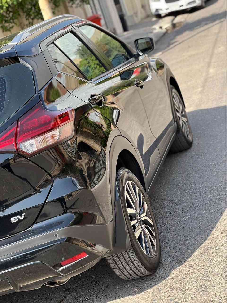 Nissan kicks
مؤديل 2023
يك جاملغ پيشه وه سبغ بي ژوري 
33 مايل رؤشتوه
به ناوي خومه ته حويل غرامه به شه رت
***********6📞
سعر $$12500🔥🔥 أربيل, العراق
