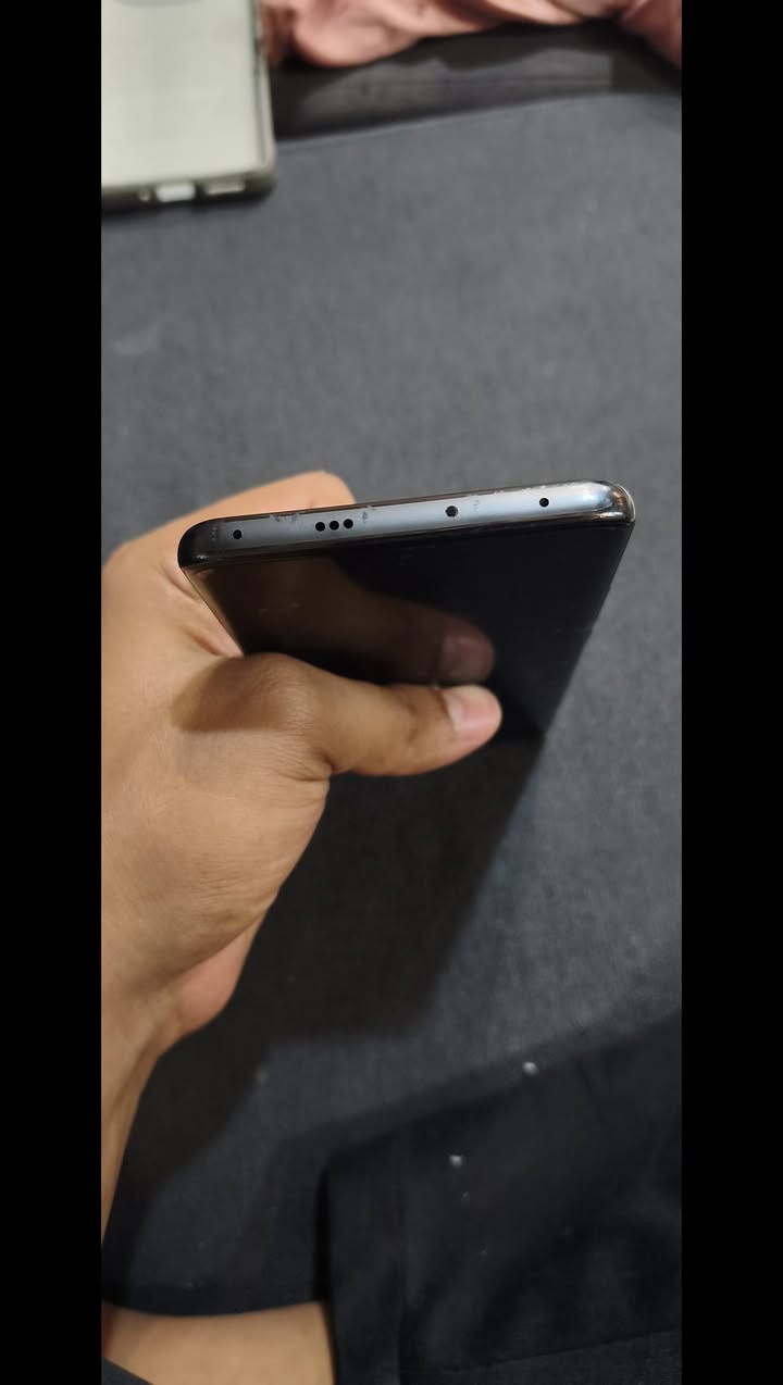 سلام عليكم موبايل ريدمي نوت 14 pro 5g للبيع
مواصفات 
بطاريه 5110

معالج ميديتك 7300ultra 

ذاكره 256 12gb

شاشه منحنيه ضد الكسر 120 فريم

الجهاز للبيع مكاني بغداد و سعر 375 و بي مجال للتواصل ***********
