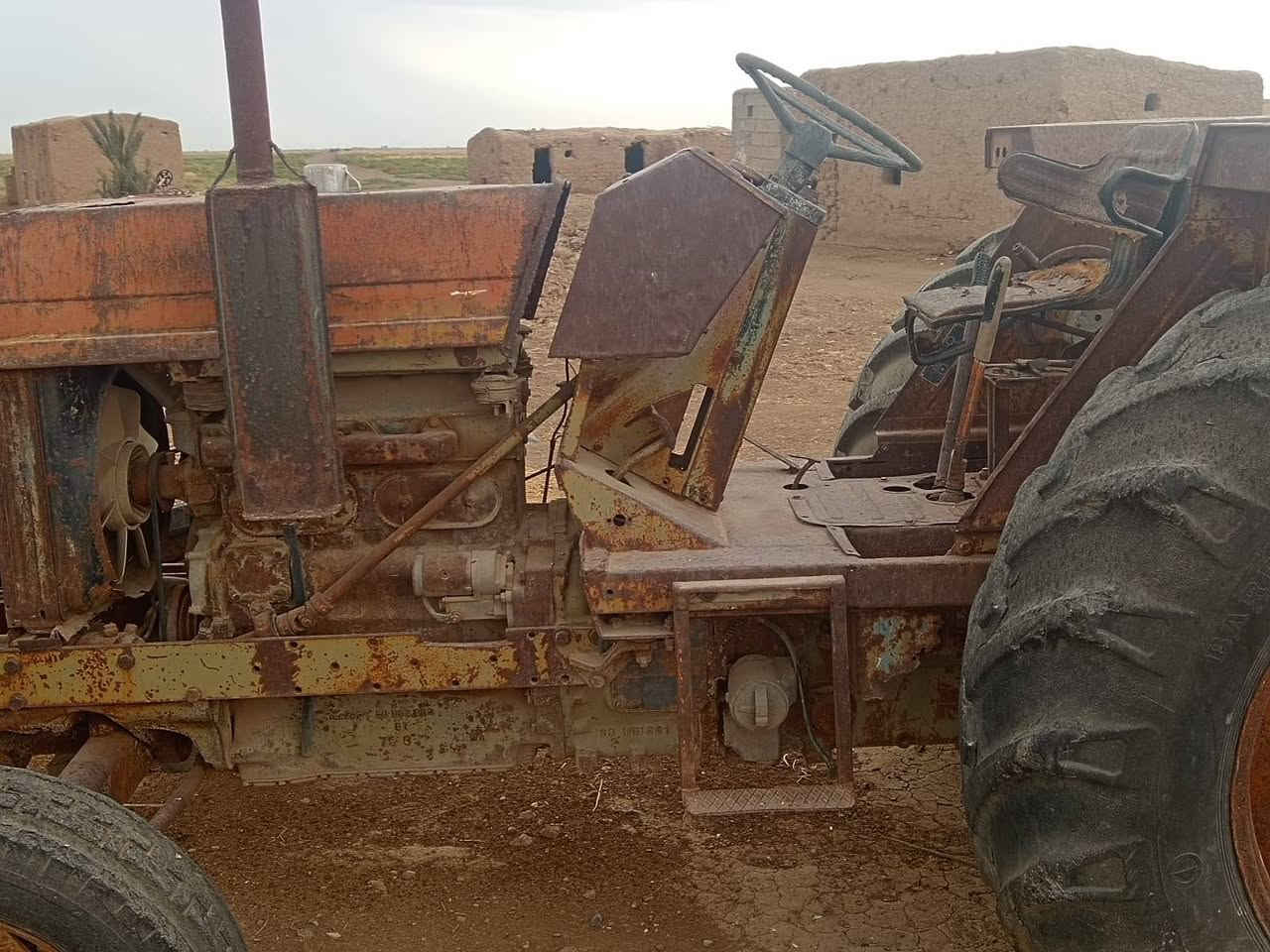 السلام عليكم ترگتر عنتر 80للبيع بسعر 3وبي مجال الشراي اتصال على الرقم ***********
