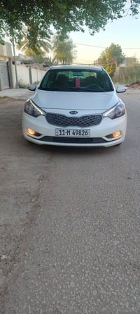 السلام علبكم  كيافورتي2014سيارة جاهزة بيهه جاملغ وبنيد بامريكي مبدل  و...