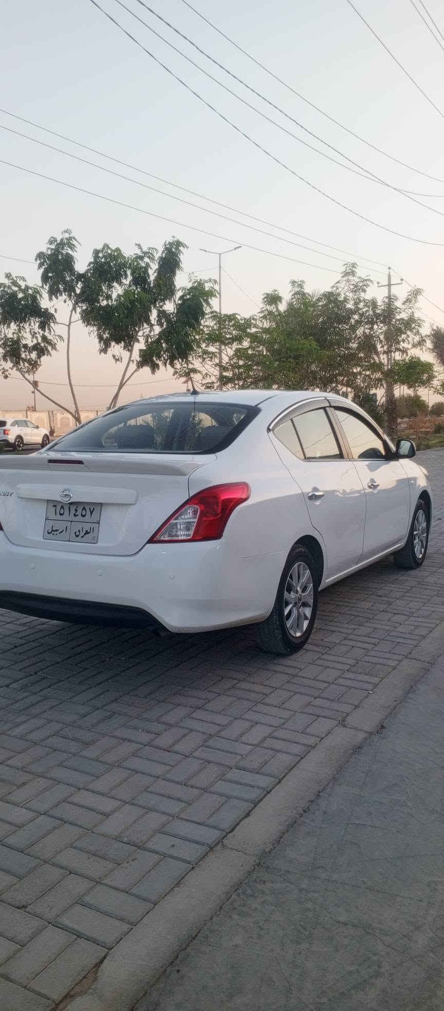 نيسان سني ٢٠٢١  هندي
مكفولة من الصبغ والتبديل 
بيها كارت شبر بالبنيد 
السياره جاهزه من كلشي 
ويل كب تحكمات شاشه
ماشيه ٩٠ 
تريد تحويل تريد وكاله 
السعر ١٠٠ 
للاتصال ***********
مكان سياره حله
