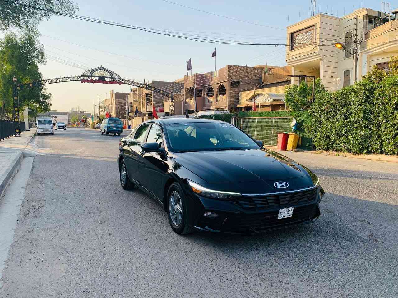 السلام عليكم النترا 25 دخول جديد منفيست باسمي حادثها وجه قبق الجنطة فقط بجم كبس بدون ايرباك جميع الايرباكات سليمة  ماشية 4 الاف زيرو 

المواصفات
ويل كب 
 رادار امامي 
قيادة ذاتية
توقف ذاتي 
تنبيه عند مغادرة المسار
كروس سرعة
وضعيات قيادة
تدفئة كشنات
تدفئة ستيرن
كامرة دواره 

سيارة جاهزة وكاملة بدون نقص

السعر 130 بيها مجال بسيط

بغداد تقاطع درويش ***********
