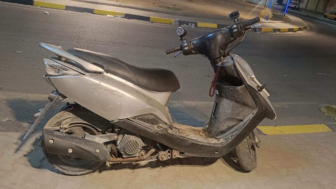 يالله دراجة بريز ياباني لايت ناصي
كابريتر  سرعة ١٤٠ شلعه معدل  ☢️
الدشبول مايشتغل  مكينه نضيفة 🛵
لاتبخير ولا تنقيص ولا نضوح  ✅✅
كفراتها نضافهن ٨٠ بل ١٠٠ ✅ 
لايت عالي ناصي سماعه خارجية بلوتوث 📍
.. نقصها فقط جامة بكلايت الخلفي فقط..
دراجة نكره سلف خير من الله 
📍العنوان بغداد _ المشتل
