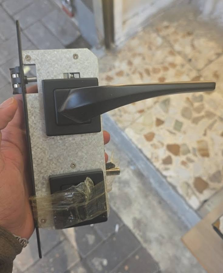 كيلون منفصل كامل يتضمن
يدة + مكينة + 3 قطع نرمادف فراشة 
سعر الجملة 12.5 الف عراقي 
سعر المفرد 17.5 الف عراقي 
للتواصل عل رقم ***********
