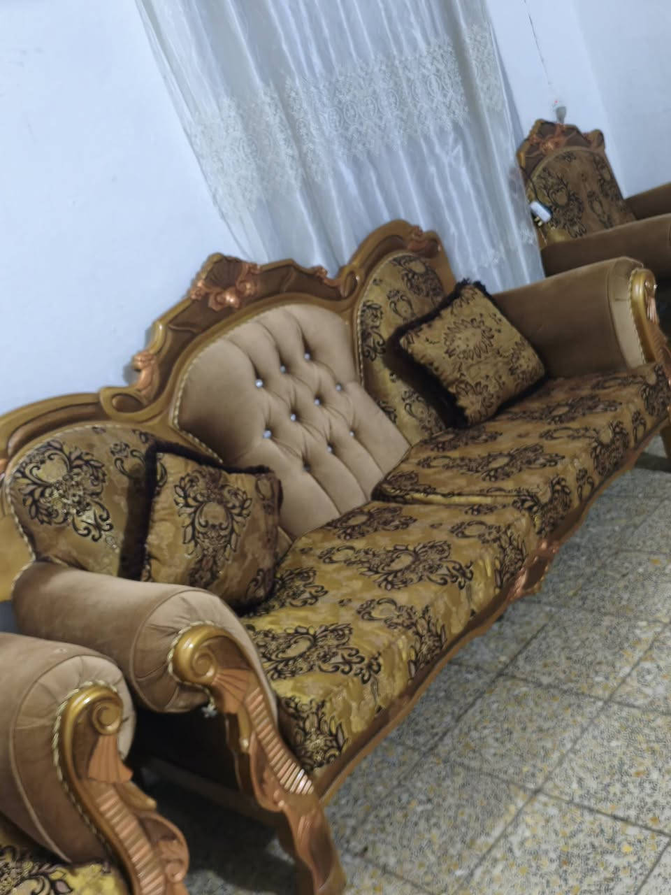 للبيع ..تخم رئاسي استخدام مده اشهر سعر 500وبي مجال
تواصل مع الرقم 
***********
