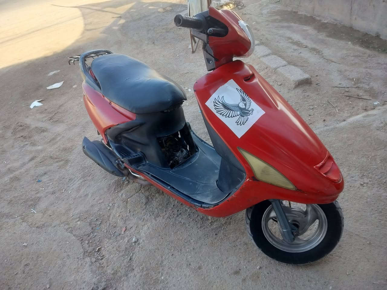 دراجه فراشه  تاير عقل ماكنيت وكفرات كامله الدراجه بيه شعله كلش حلوه مكينه ناعمه لاتنقص ولاتبخير سعر 250 الف وبيها مجال العنون كربلاء... طوريج 
.. مستعجل 👍🏻***********
