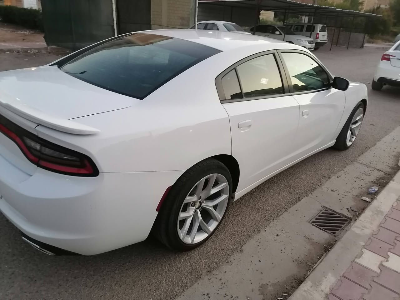 جارجر ٢٠١٦ رقم بغداد بسمي
محرك ٣٦٠٠ تو ويل
صور الحادث بالمنشور بدون ارباك
السعر ١٧٥
مكان السياره بابل
للأستفسار ***********
بيه ملاحضات  بسيطه
