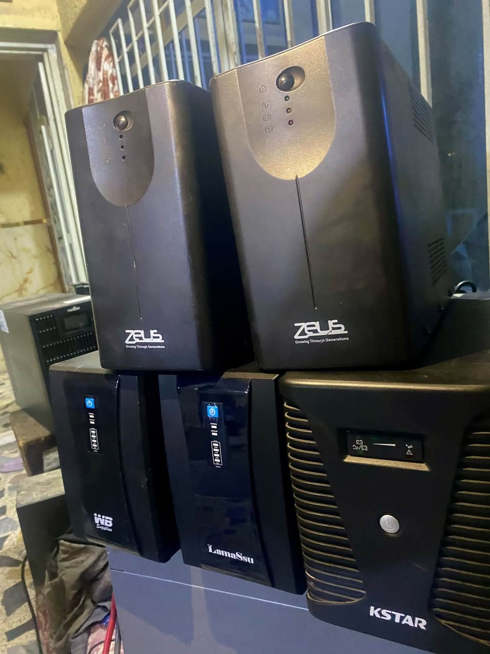 يوبي اسات حجم 2000  كلش نضيفات 
بطارياتهن جدد بعدهن سعر القطعه ٦٠ الف 
موجود توصيل 🚚 هاذ رقمي ***********
