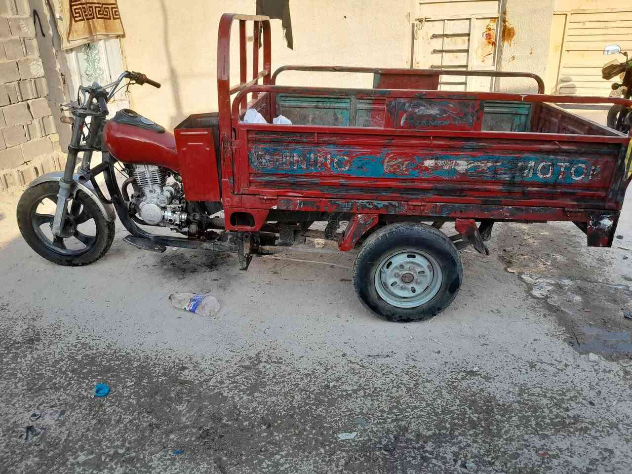 السلام عليكم ستوته جمره للبيع شغاله هندر واحد المحرك موديل 25 طك كارتونه اوراق كامله واصوليه ضاربها باجات عنوان بغداد البياع مكلف بنشر ***********
