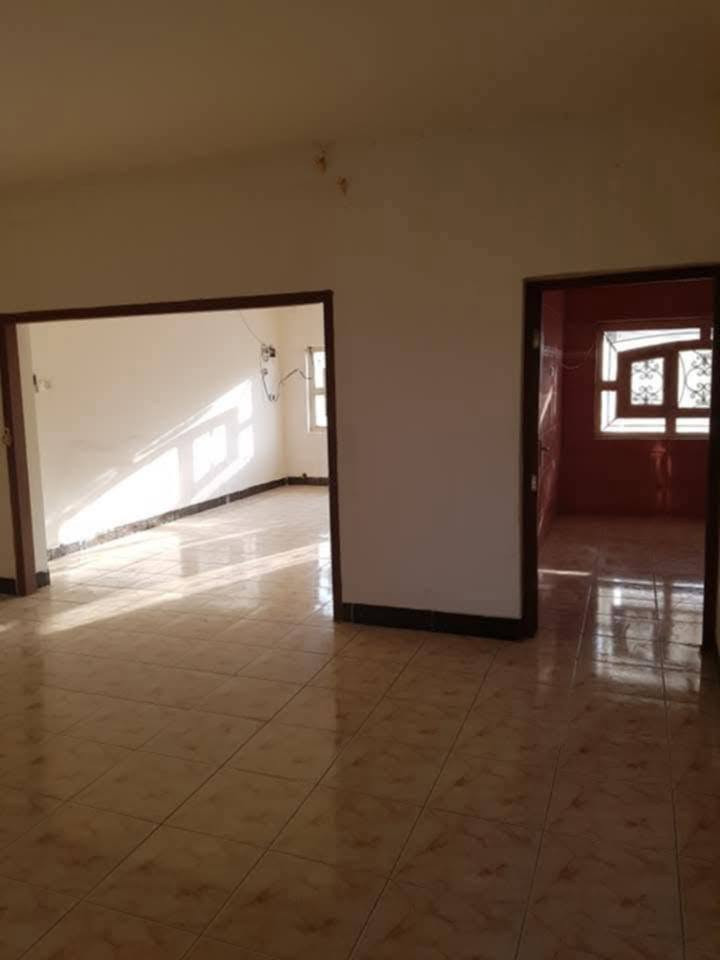 للايجار 🏡بيت طابق ثاني  🏡.
#الارضية__المطبخ_والصحيات_ارضية_وجدران
سيراميك 
#الشقة_نظافة_فول_جديدة ماطور ماء + سخان 
#مجهز_خط_مولدة
#خط_كيات_الى_السوق
#قريب_جدا_من_المدارس
#مطلوب_عائلة_قليل
#مبلغ_الإيجار ٢٠٠
🚫مكونات الشقة : مطبخ كبير / صاله / هول / غرفه نوم  / صحيات  / سطح ناصي 
المساحة :: ١٧٠ م

📍ااموقع  :: حلة _حي العسكري/ شارع المكاتب مقابيل دائرة الكاميرات جهة الضباط ..خدمات متكاملة منطقة هدوء 

————————————————-
للإستفسار الاتصال على رقم صاحب الدار مباشرة على الارقام التالية : 
*********** 
  ***********     
————————————————
