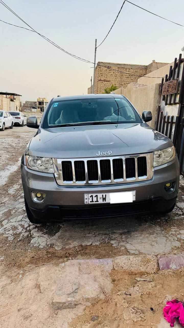 السلام عليكم جيب لاريدو للبيع 2011
 3600  V6
سيارة صبغ حزام حادثها جاملغ وبنيد. 
كير ومكينة جديدة مكفولات. 
تدفئة تبريد كشنات 
كشنات كهرباء 
تحكم ستيرن 
مري شفط 
سيارة ننضيفة كدامك 
رقم بغداد انكليزي تحويل ثاني يوم 
السعر 123 وبيه مجال. 
للاستفسار 
***********
***********
