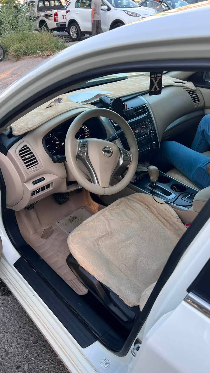 مواصفات s
بيه نص قطعه سبغ 
وبيه بارد بل باب مال سائق 
الباقي كفاله عامه 
سيار مابيه كل مسرف كامله بيه كابون مال بنزين
15 خليجي ماشيه 132
***********
