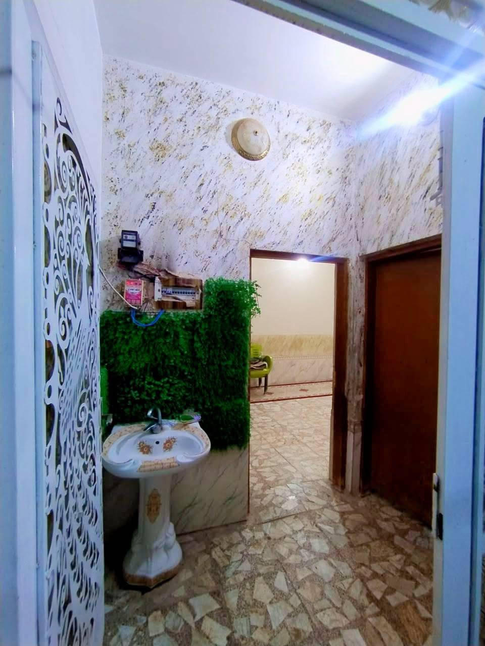 يالله يتوفر دار للبيع المساحه ٢٠٠م قرية الحسن الفرع الي مقابل نور المعرفه بناء طابوق عكاده ثلاث غرف وصاله واستقبال ومطبخ حار بارد وصحيات مرقم بلديه مربوط مجاري للأستفسار الاتصال ***********
***********
أوزيارة مكتبنا الكائن حي الضباط شارع القادسية قرب مدرسة الذكوات الاهليه القديمه

