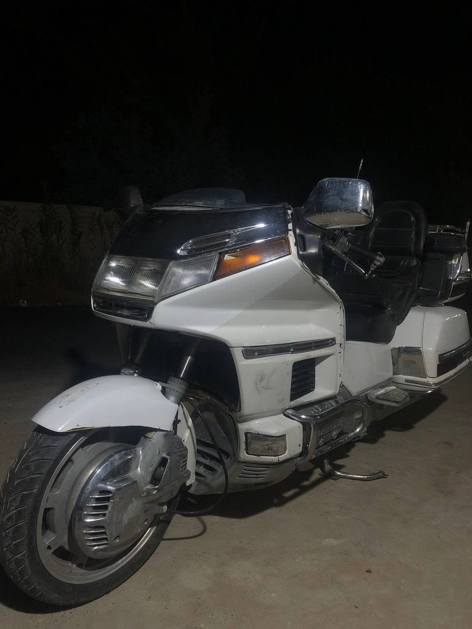 السلام عليكم دراجة كولدن 1500 دراجة محركها شغاله نكرة بكل وقت جنت تاركها يرادلها جامه وترتيبات وادامه مراوس او بيع  مكاني بغداد حسينية الراشدية *********** بغداد, العراق
