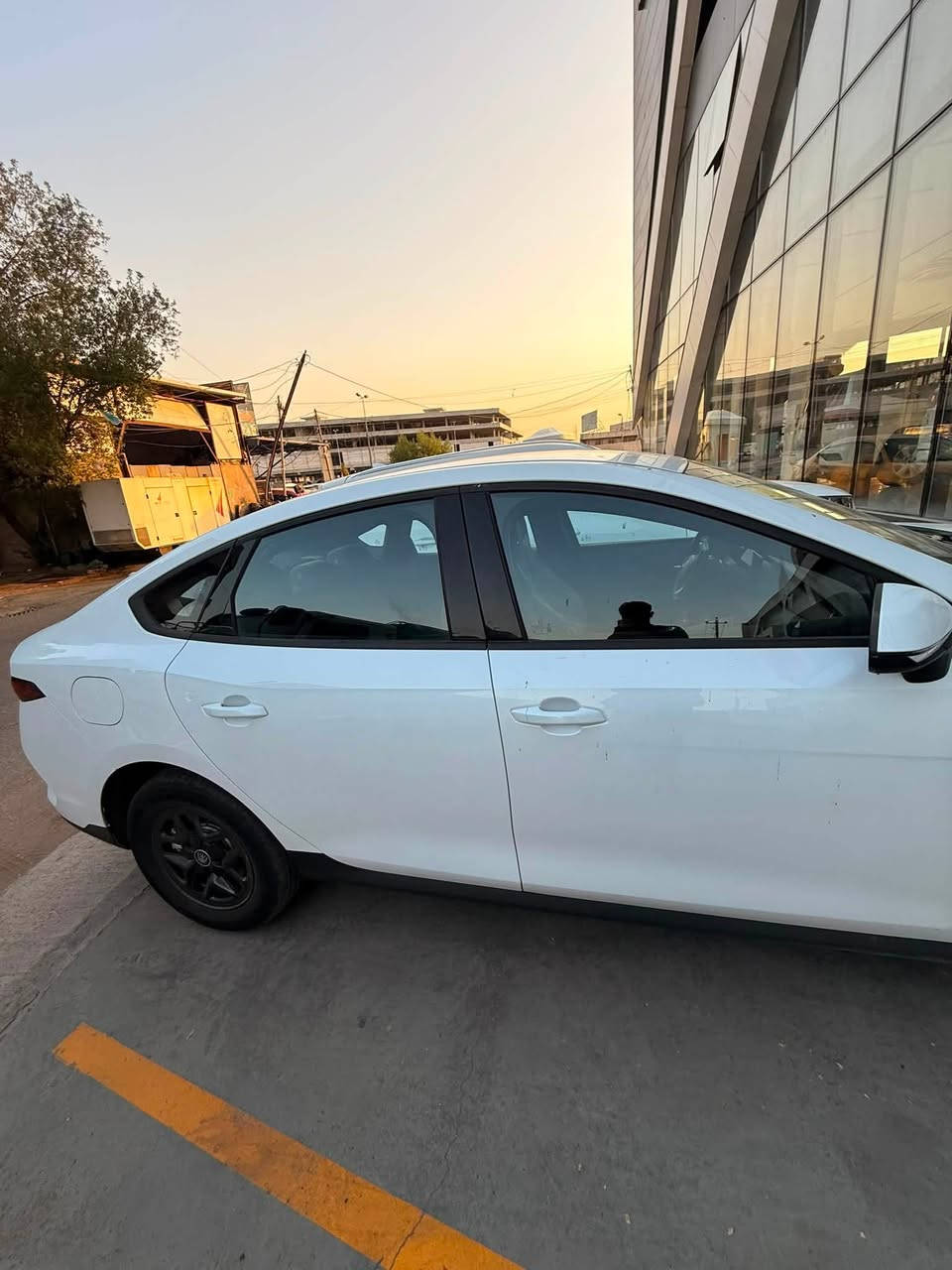 السلام عليكم Byd qin plus للبيع ممشى السيارة واضح بالمنشور السياره زيرو عدا هاي الملاحظة البسيطة بطرف الصندوق والدعامية السعر 18600 وبيها مجال للشراي 
العنوان بغداد الكرادة
***********
