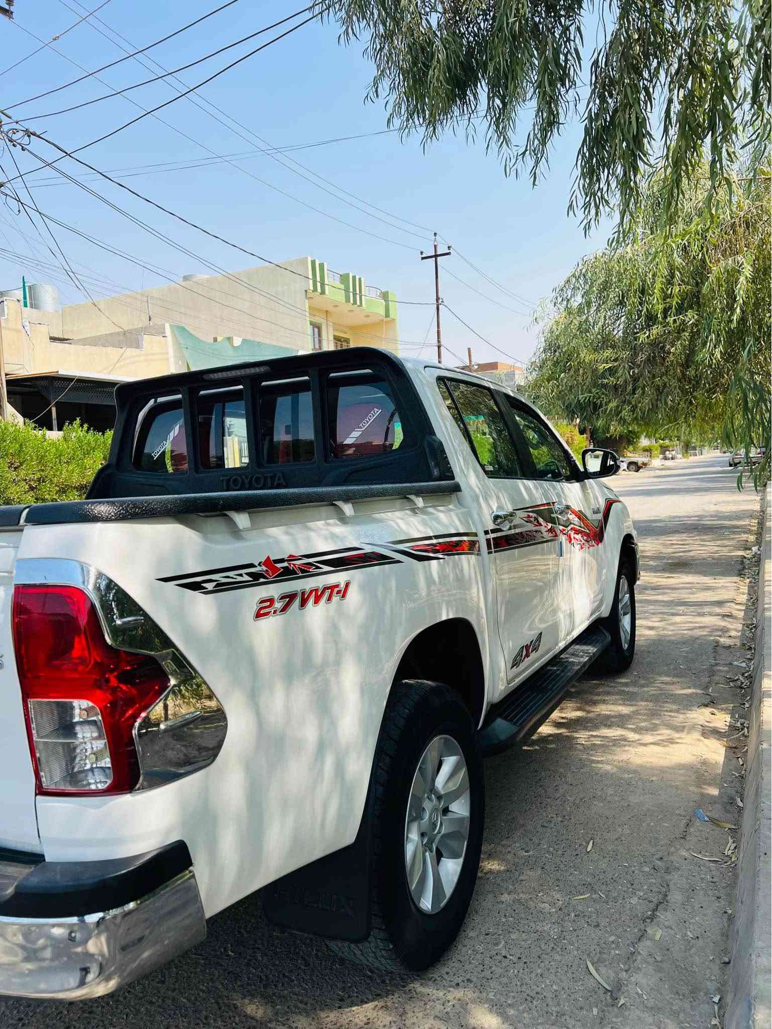 تويوتا مه رزيه ده بل ئه كسل  ٢٠١٦ كير ئوتوماتيك
بي بوياغ ته نها ٣ سارردي بچوكي هه يه له فه حسه كه دياره ١٦٤ هه زار روشتوه كويوني به نزيني هه يه چوار تايه ي تازه سه نه وي تازه به ناوي خومانه وه يه نرخي ٢٣٠ مه جالي كه م شوين كركوك بو زانياري زياتر په يوه ندي بكه ن *********** كركوك, العراق
