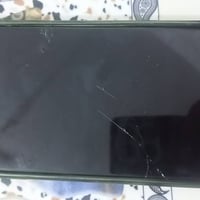 آيفون ٧ بلس ١٢٨ • بطارية ١٠٠ • شاشة مكسورة