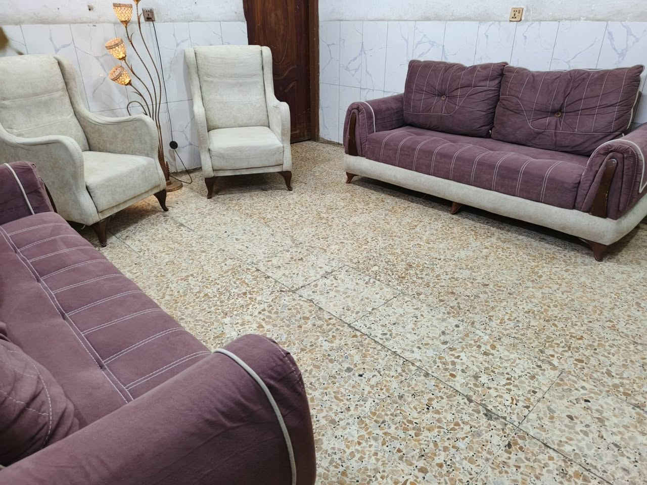 تخم تركي تكمه نظيف جدا 8 مقاعد ب225 الف وبي مجال المكان الوشاش *********** يوجد توصيل بكروة يوجد واتس اب
