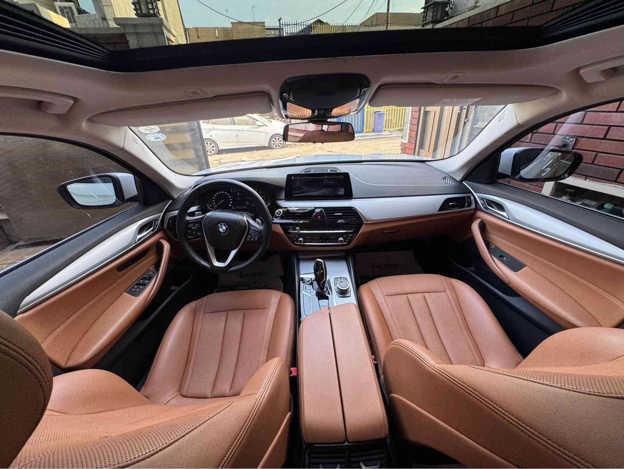 BMW 520 — موديل 2021 | وكالة العروش
السعر: 289 ورقة
للاستفسار: ***********
العنوان: بغداد – الدورة – شارع أبو طيارة

BMW 520 موديل 2021 وارد وكالة العروش، سيارة مميزة جداً بحالة راقية ومواصفات متكاملة، مع داخلية بلون قرميدي مميز.

أبرز المواصفات والتجهيزات:

* محرك BMW TwinPower Turbo
* ناقل حركة أوتوماتيك
* داخلية جلد بلون قرميدي مميز
* مقاعد كهربائية
* ذاكرة للمقعد
* شاشة وسطية كبيرة
* نظام ملاحة
* كاميرا خلفية
* حساسات أمامية وخلفية
* تشغيل بصمة ودخول ذكي
* فتحة سقف
* تحكم بالمقود
* تحكم بالمقاعد والمرايا كهربائياً
* إضاءة داخلية Ambient
* نظام صوتي متطور
* مثبت سرعة
* أنظمة BMW للسلامة والثبات
* جنوط BMW أصلية
* جميع الصيانات الدورية منفذة لدى وكالة العروش
* السيارة جاهزة من كل شيء
* ترخيص تضليل ساري المفعول
* رقم أربيل باسمي

سيارة نظيفة ومحافظة عليها، وصيانتها بالكامل لدى الوكالة، وجاهزة للاستخدام مباشرة.

السعر: 289 ورقة
للاستفسار: ***********
الموقع: بغداد – الدورة – شارع أبو طيارة بغداد, العراق
