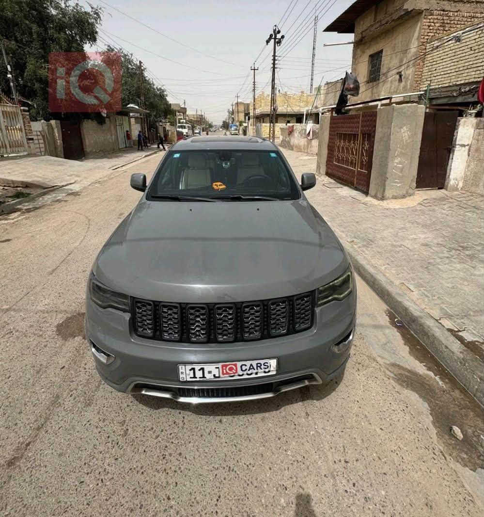 الإسلام عليكم للبيع جيب شروكي 2020 
بغداد.  بسمي. تحويل ثاني يوم.  
كير مكينه. مكفولات.  6سلندر 
واحد ع واحد.  تحكمات 
بصمه تشغيل. 
بصمه أبواب 🚪 
جنطه كهرباء ⚡️ 
كشتات كهرباء ⚡️ بعد الفول معروف 
تبريد ثلج 🥶
حداديه اماميه خلفيه جديده 
من الأخير السياره شبابيه وكلش معتنين بيها 
وارد أمريكي 🇺🇸. حادثه بنيد وبيه 4قطع اكلير مكفوله من الداخل وين ماتحب افحص 
مكاني الزعفرانيه عارضه 182وبيه مجال للشراي 
***********

