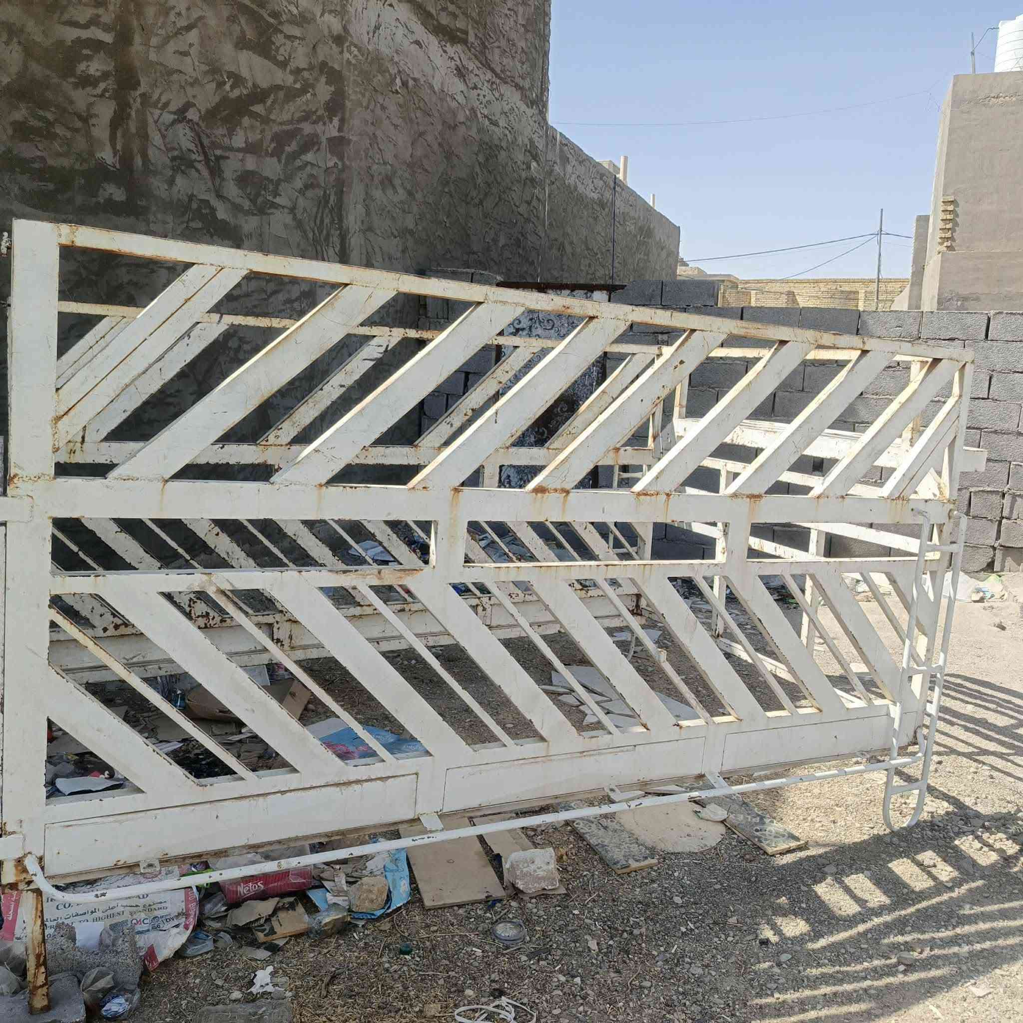 السلام عليكم هذا المحجر لبيع مال كيا  سعره قفل 250لي يريده يتصل مكان واسط زين القوس *********** هذا رقمي
