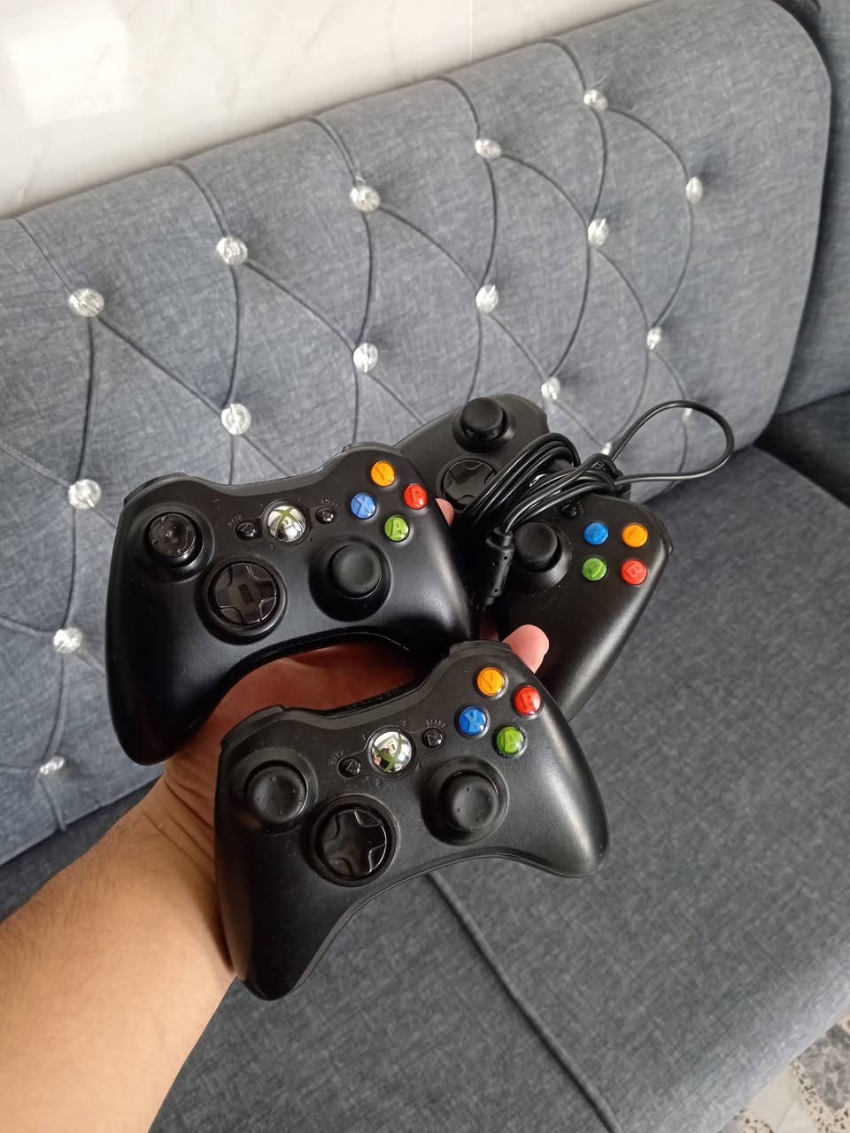 📌 للبيع Xbox 360 نظيف ومرتب
الجهاز شغال تمام ومفحوص وما بيه أي مشكلة، وجاهز للفحص.
وياه: • 🎮 عدد 3 يدات: 2 بلوتوث و1 واير
• ⚡ محولة الكهرباء موجودة
• 🔌 جميع الكيبلات موجودة
• الجهاز نظيف ومرتب
🎮 وبي ألعاب قوية، منها: 
• Call of Duty: Black Ops 1
• Call of Duty: Black Ops 2
• Call of Duty: Black Ops 3
• Call of Duty 4
• GTA 5
• GTA San Andreas
• FIFA 23
• FIFA Street 3
• PES 25
• PES 13
• WWE
• Driver: San Francisco
• وبي بعد ألعاب غيرهن
💰 السعر: 140 ألف وبي مجال
📩 للتواصل خاص أو على الرقم: ***********
