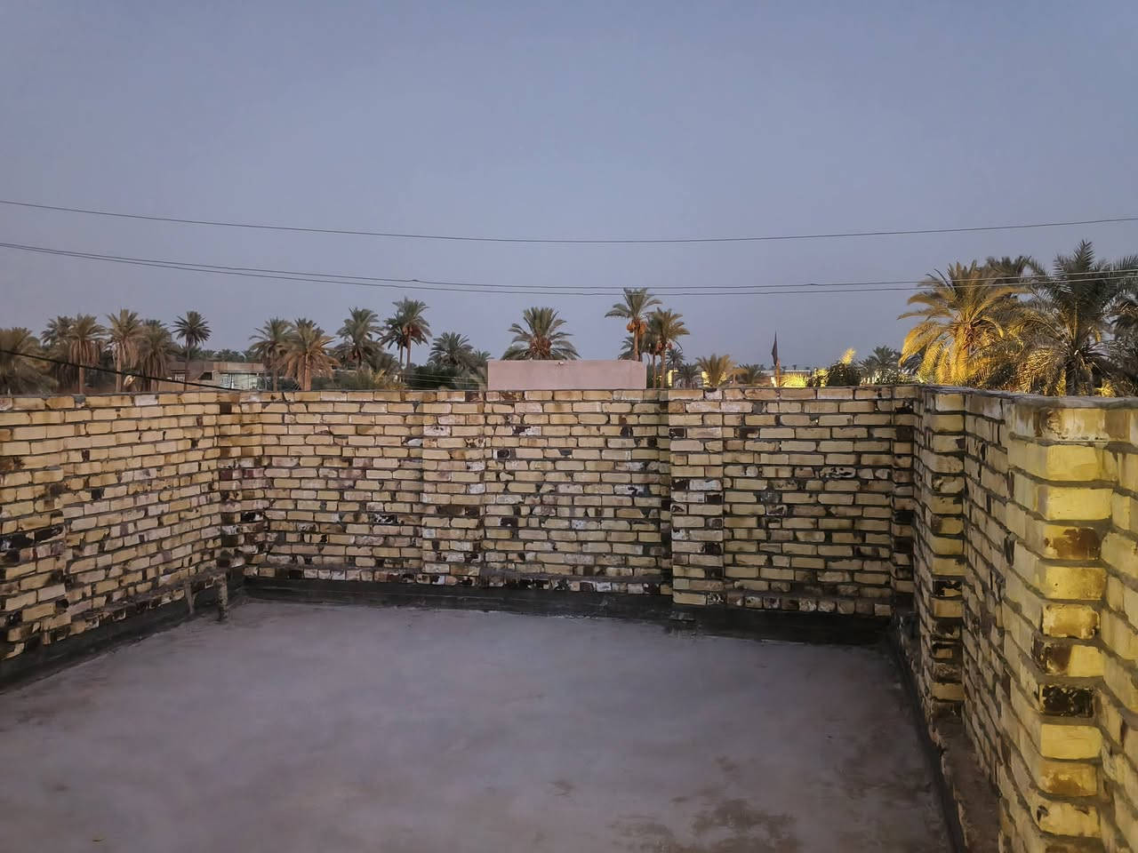دار للبيع ⚠️ مساحة 100 متر طابو زراعي سند 25. عرض الشارع 9 امتار شارع محترم وخدمات كاملة بناء طابوق درجة أولى احتواء منزل غرفة نوم مجموعة صحيات داخلي وخارجي مضيف مطبخ هول يحتوي على سطحين معزولين يبعد عن شارع العام 75 متر شارع مشجر سعر 55 وبي مجال ⚠️
‏‪***********‬‏
دار للبيع ⚠️ مساحة 100 متر طابو زراعي سند 25. عرض الشارع 9 امتار شارع محترم وخدمات كاملة بناء طابوق درجة أولى احتواء منزل غرفة نوم مجموعة صحيات داخلي وخارجي مضيف مطبخ هول يحتوي على سطحين معزولين يبعد عن شارع العام 75 متر شارع مشجر سعر 55 وبي مجال ⚠️
