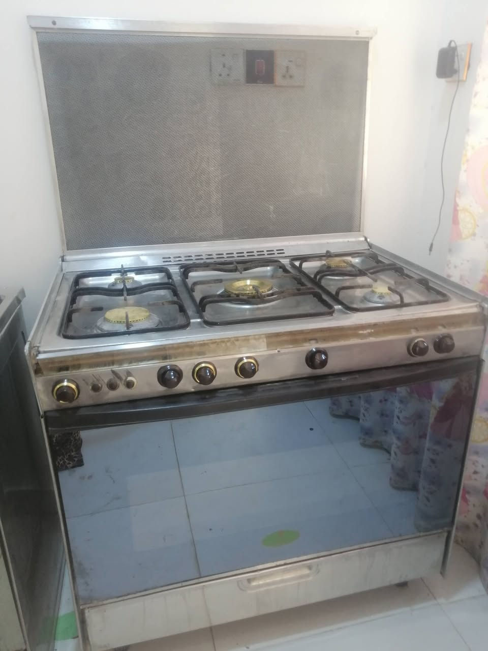 طباخات للبيع كريازي ٢٠٠ فرش ١٨٠ شراي دخل خاص عنوان الديوانيه حي عسكري قرب مدرسة العراق *********** ارسله على واتساب

