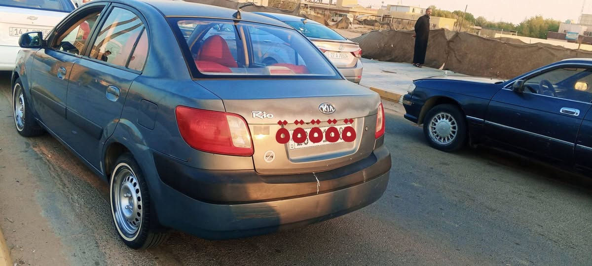 السلام عليكم ريو موديل 8   مكاني ذي قار  بسمي سيارة رقم انكليزي
رقم الهاتف الاستفسار ‏  ‪***********‬‏   سعر 68 وبيها مجال
