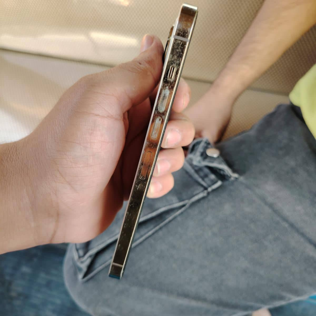 سلام عليكم جهاز 13ابرو ماكس بدل شاشه صلي ثلت خيارات ونفس ما شوف ضهر بطاريه 72 جهاز نضيف وياه كارتونه وكيبل فقط سعره 550 وبي مجال مكاني بصره حيانيه شارع طاك رقمي *********** أو مراوسه 14
