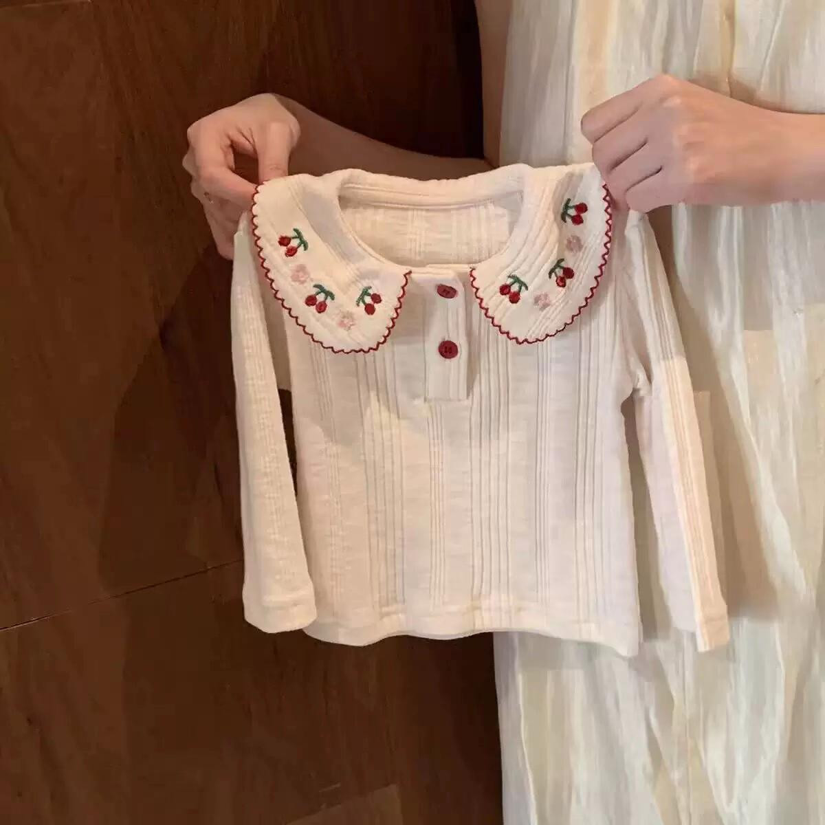 الحجز مراسلة واتساب ⬇️ ‭***********‬ القياس 4-5-6 سنة توصيل لجميع المحافظات 🚗🚗

نص مكتوب في الصور:
- 小窗童装原创