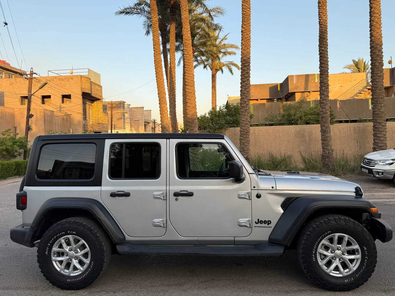 للبيع
Jeep Wrangler 2023 Sport
جيب رانكلر 2023 سبورت
4 سلندر تيربو 

سعر مناسب 195$ 🔥🔥ارخص سعر ب العراق

مواصفات/  سبورت
 جام كهرباء اوتو
 شاشة - كامرة
 قطعتين تبريد
هيتر بالمري

ماشيه 59الف 

رقم بغداد بسمي شخصي

سيار بيه شوي صبغ ب جاملغ المامي و شوي ب البونيد وبارد مثل ماموضح ب سونار

سيار جاهز من كل نواحي تخم تاير جديد و باتري جديد

مكاني بغداد

للاستفسار
***********
