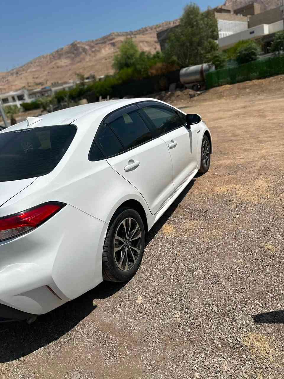 السلام عليكم  كورلا هايبرد  ياباني مكينة ١٨٠٠. بيضة  حادثها جنطة بيهة صبغ ربع جاملغ خلفي وبينة مكانات بارد ماشية ١٨ الف. دخول جديد تترقم جميع المحافظات   سيارة جديدة كلش.  مكاني بغداد. زيونة ***********
