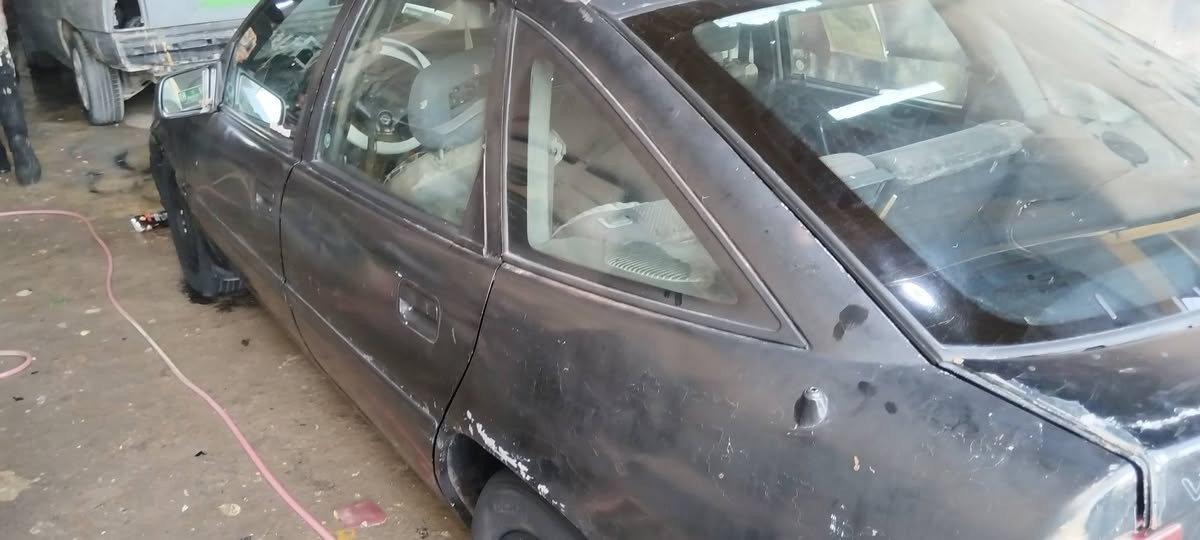 اوبل فيكترا • 1991 • بدون ضربه