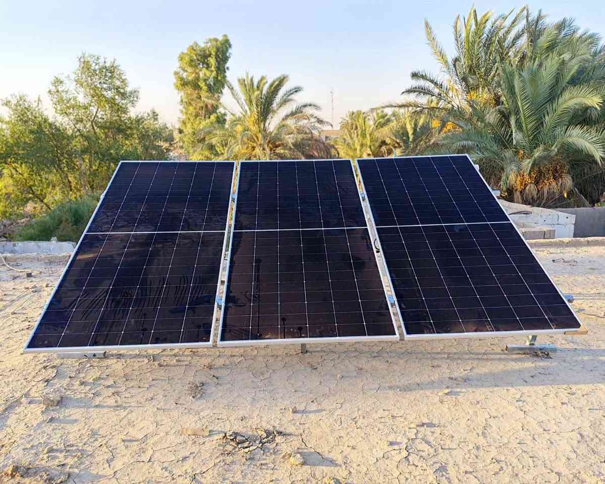 ☀️ تنصيب جديد ضمن أعمالنا المستمرة
تم بحمد الله إنجاز وتنصيب منظومة طاقة شمسية متكاملة لأحد الأخوه فالح عبد علي محافظه الديوانيه قضاء، سومر 📍
منظومة مصممة لتقديم أداء مستقر نهاراً وليلاً ⚡
 واعتمادية عالية:
• قدرة تشغيل نهارية: 6
• قدرة تشغيل ليلية 6
٠ أمبير 
🔧 تفاصيل المنظومة:
🔋 بطارية ليثيوم
سعة 5 كيلو
(أداء مستقر – عمر افتراضي طويل – ضمان 5 سنوات)
☀️ ألواح شمسية
عدد,,3 ألواح LONGi أصلية
قدره 650 واط للوح الواحد 
(كفاءة عالية + ضمان 15 سنة)
🔄 إنفرتر 
منظم كهربائي ماركة الأصلي
🛡️ أنظمة الحماية
حمايات كاملة للأحمال + مانع صواعق + تنظيم وتوزيع أمبيرية مدروس
👷‍♂️ تم التنفيذ والإشراف من قبل
المهندس قحطان ماجد السعيدي
وفق أعلى معايير السلامة والدقة الفنية
📍 موقعنا:
الديوانية – قضاء سومر
🏢 محلات المهندس قحطان ماجد السعيدي
📞 للاستفسار والحجز:
***********
***********
✨ ثقة الزبائن هي رأس مالنا… والطاقة النظيفة اختصاصن
